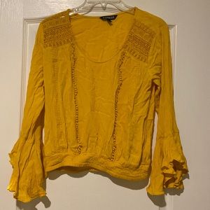 Bell sleeve top 🔔